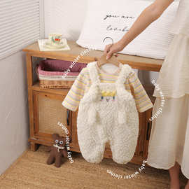 女宝宝套装2025冬季新款婴儿衣服冬装连体衣背带裤套装保暖打底衫