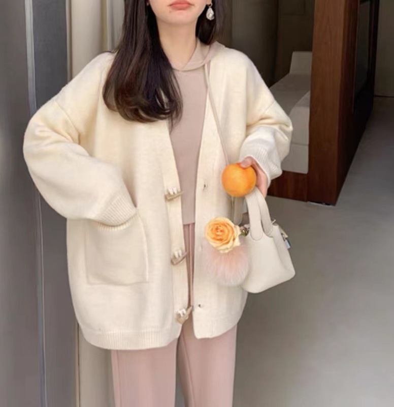 法式奶奶衫粉色奶fufu牛角扣V领设计感中长款毛衣外套针织开衫女|undefined