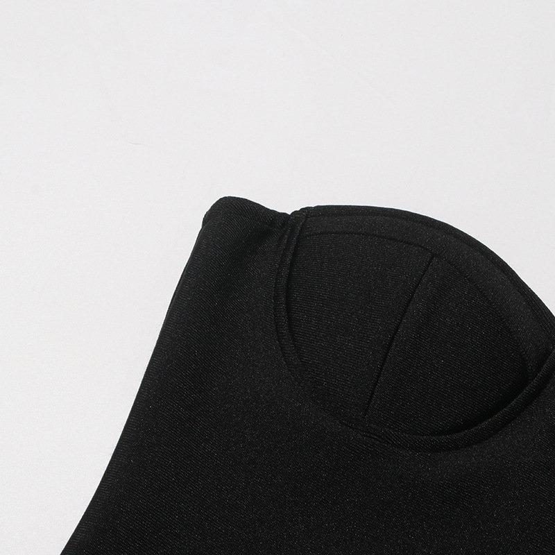 Abito da sera elegante da donna con dettagli floreali_voghion.com