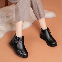 保暖平底妈妈鞋防滑中老年妈妈棉鞋女冬季新款加绒加厚雪地靴短靴