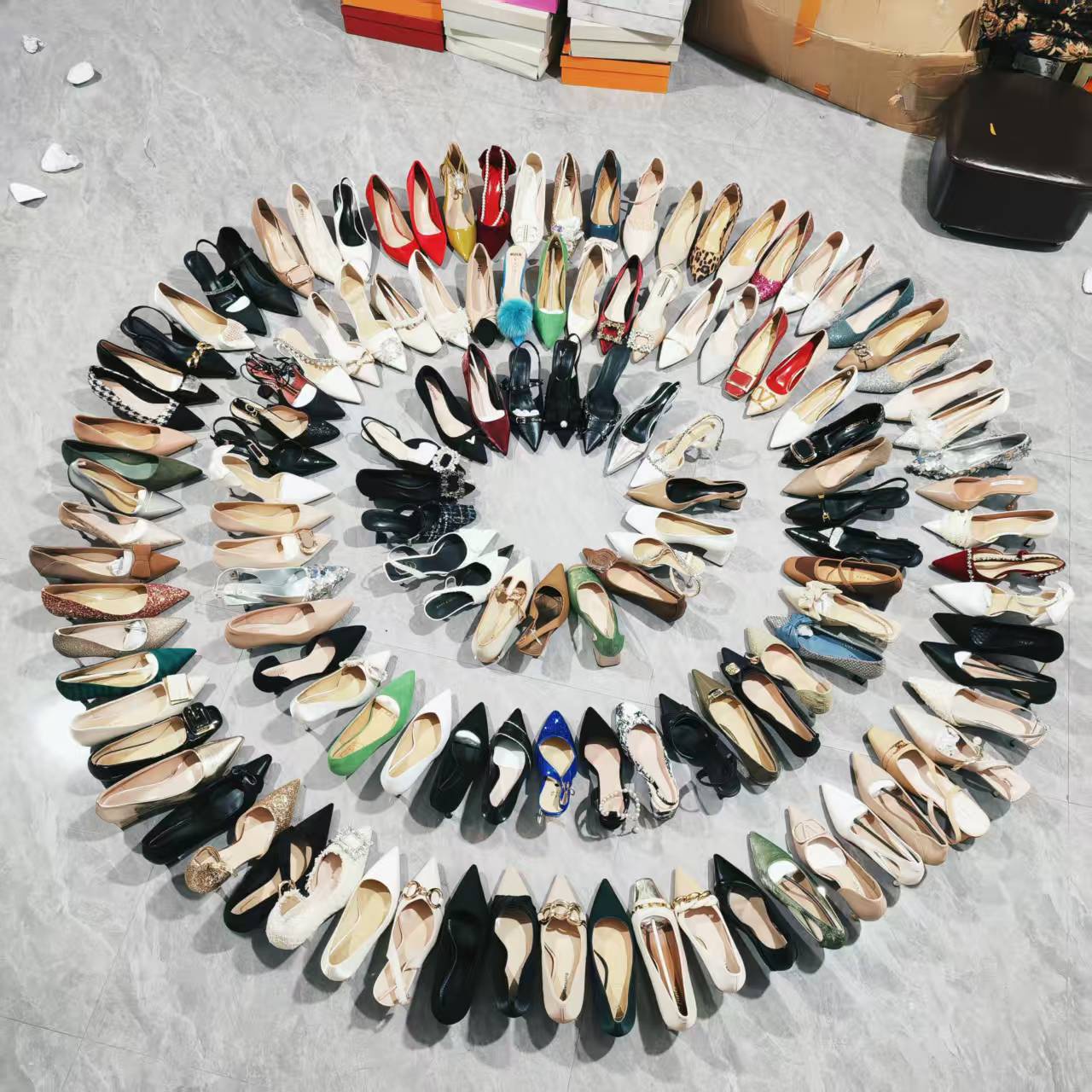 新款高跟鞋 时尚尖头高跟鞋轻奢水钻细跟 高雅宴会时装女鞋显气质