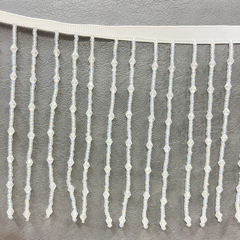 現物の赤い手作りの水晶のフリンジレースのdiy服のアクセサリーのウェディングドレスの漢服のスカートのアクセサリーの部品|undefined