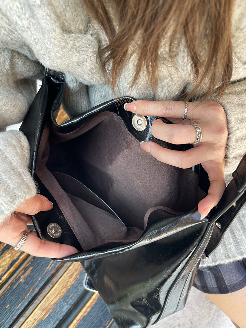 New Black Soft Leather Large Capacity Commuter Leisure Tote Women's Korean Fashion One Shoulder Crossbody Bag_voghion.com