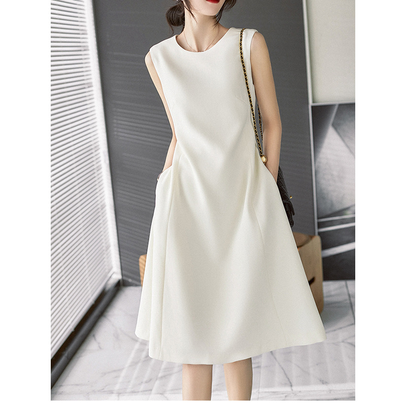 Spot manufacturers wholesale wearing unbound skirt design clean and slim slim small black and white