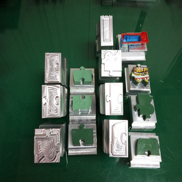 东莞长安超声波模具塑胶玩具超声波模具高精密