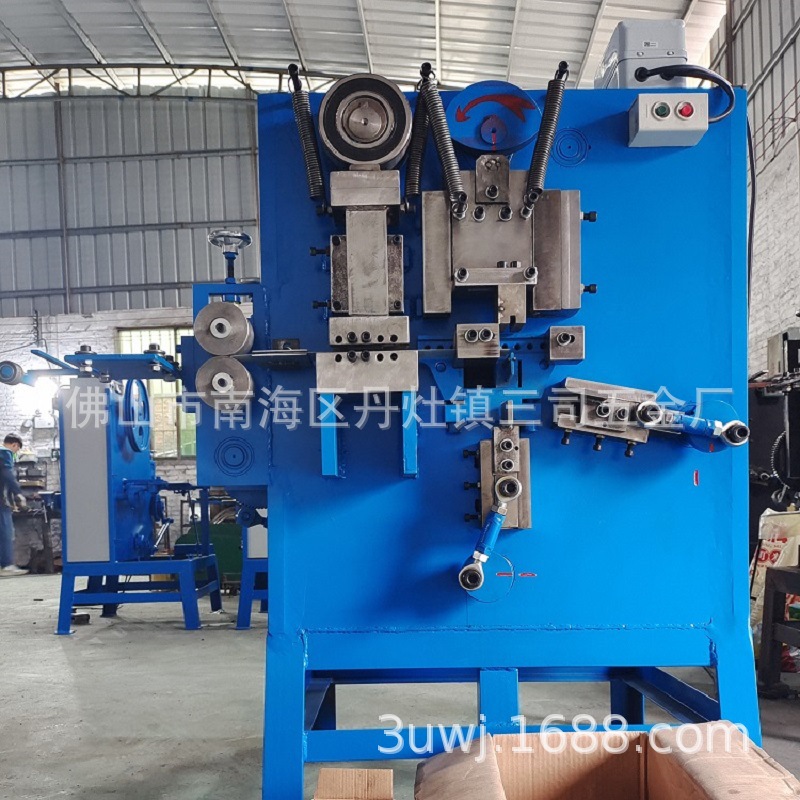 钢带纵剪分条钢管厂配套设备打包扣自动生产机简单操作效率高方便