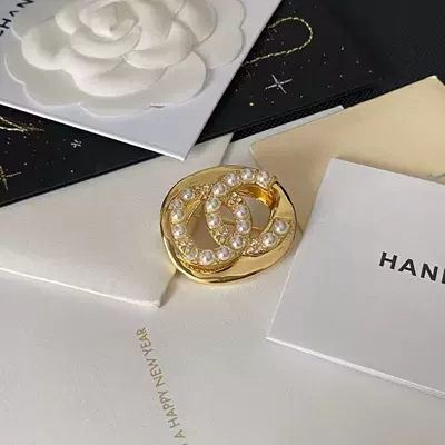 Brooch, Fashionable Retro Star | Yaxa sancaqları - pearl-twist-brooch