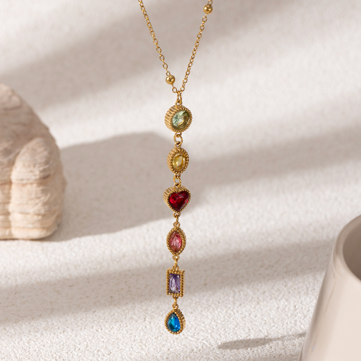 Alta Europa y los Estados Unidos Acero inoxidable transfronterizo Collar de color Zircon Lingerie Colgante de lujo largo Ti cadena de clavícula no se desvanece