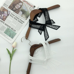 The fake collar embroidered white matches the fake collar factory. There are a large number of various fake collars, and you can also make a sample board according to your sample 