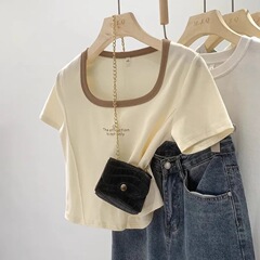 女性のための右肩薄い半袖 T シャツ夏 2025 カラーブロック純粋な欲望ホットガール痩身鎖骨コントラストカラーショートトップ