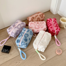 ins风毛绒爱心化妆包户外旅行手提袋少女大容量收纳包便携洗漱包