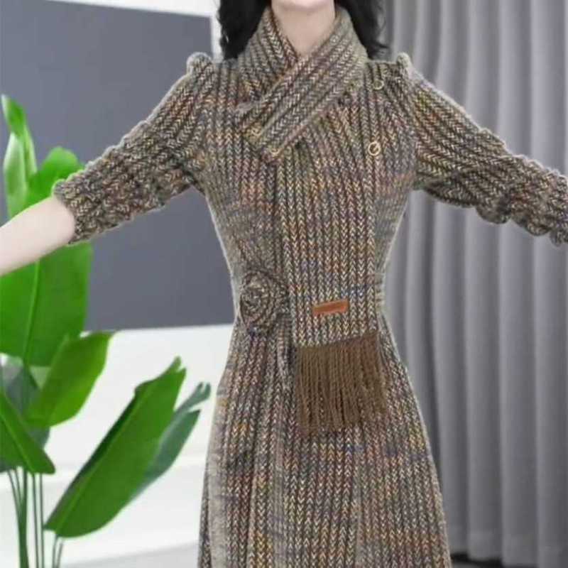 秋冬加绒加厚连衣裙显瘦洋气小香风打底裙配大衣减龄围巾款a字裙|undefined