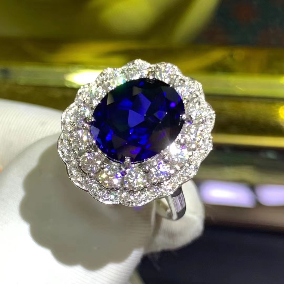 Cultivo con incrustaciones de zafiro 4.59 quilates de oro 9K con certificado GRC International Joyas reales simples