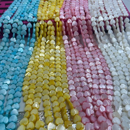 Colored Mother-Of-Pearl Double Curved Straight Hole Cross Hole Heart Heart-Shaped Semi-Finished DIY Clothing Jewelry Accessories Wholesale
