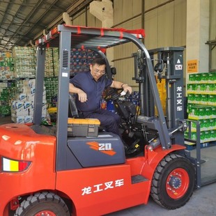 Lonking 1.5-Ton 2-Ton Diesel Forklift Internal Combustion Four-Wheel Ride-On Type for Loading and Unloading with Hydraulic Lifting and Loading/Unloading Capabilities