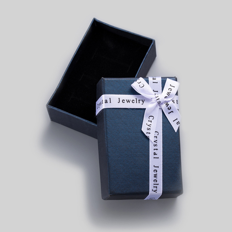 Ouyang Nana pequeño libro rojo plantación de hierba red roja PE película joyería caja de exhibición de almacenamiento collar de anillo de plata joyería curado