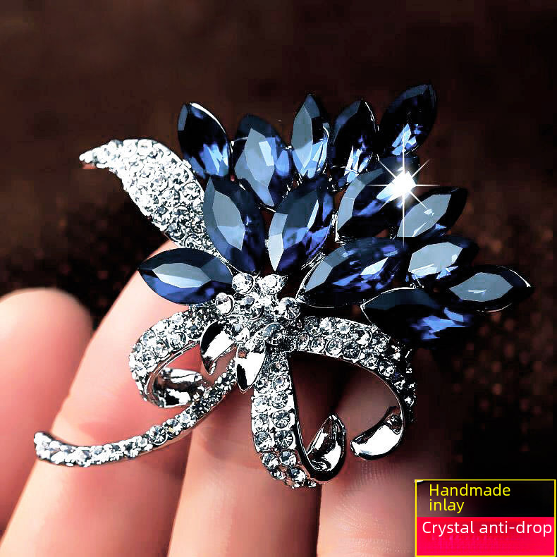 Fashionable brooch