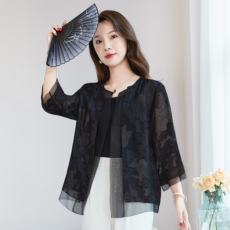 검은색