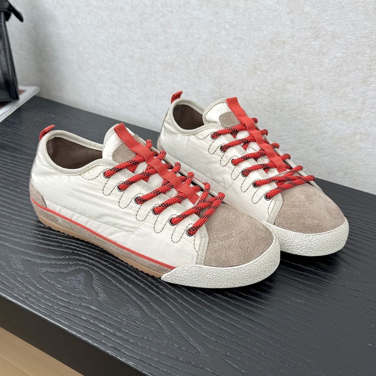 Retro Satin Soft Sole Casual Sneakers For Women 2026 Spring New Round Toe Lace-Up Color Block Versatile Fashionable_vogvips.com