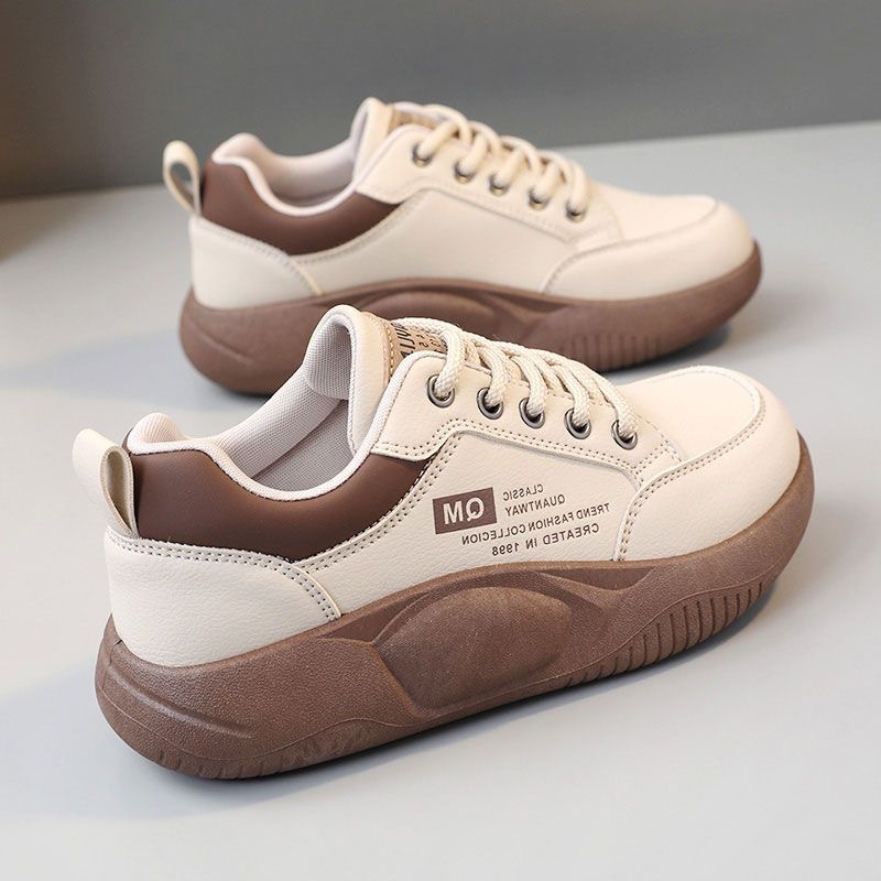 Zapatos ligeros y versátiles para mujeres, estilo de moda coreana, 2025 zapatos deportivos casuales cómodos con base de muffin