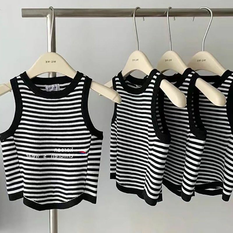 Summer unisex children's vests with spaghetti straps, stylish baby clothing, personalized trendy kids' small Chanel-style striped tie-and- dye outerwear.