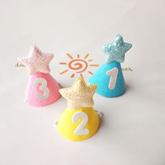 新型ins韓国版かわいい五芒星ペット帽子猫犬の祝日は誕生日帽子の数字を飾って貼ります。