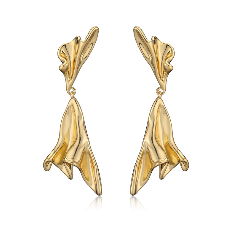 Europa y los Estados Unidos transfronterizos 18K metal de moda fría vientos de alta sensación pendientes de arce exagerados pendientes irregulares