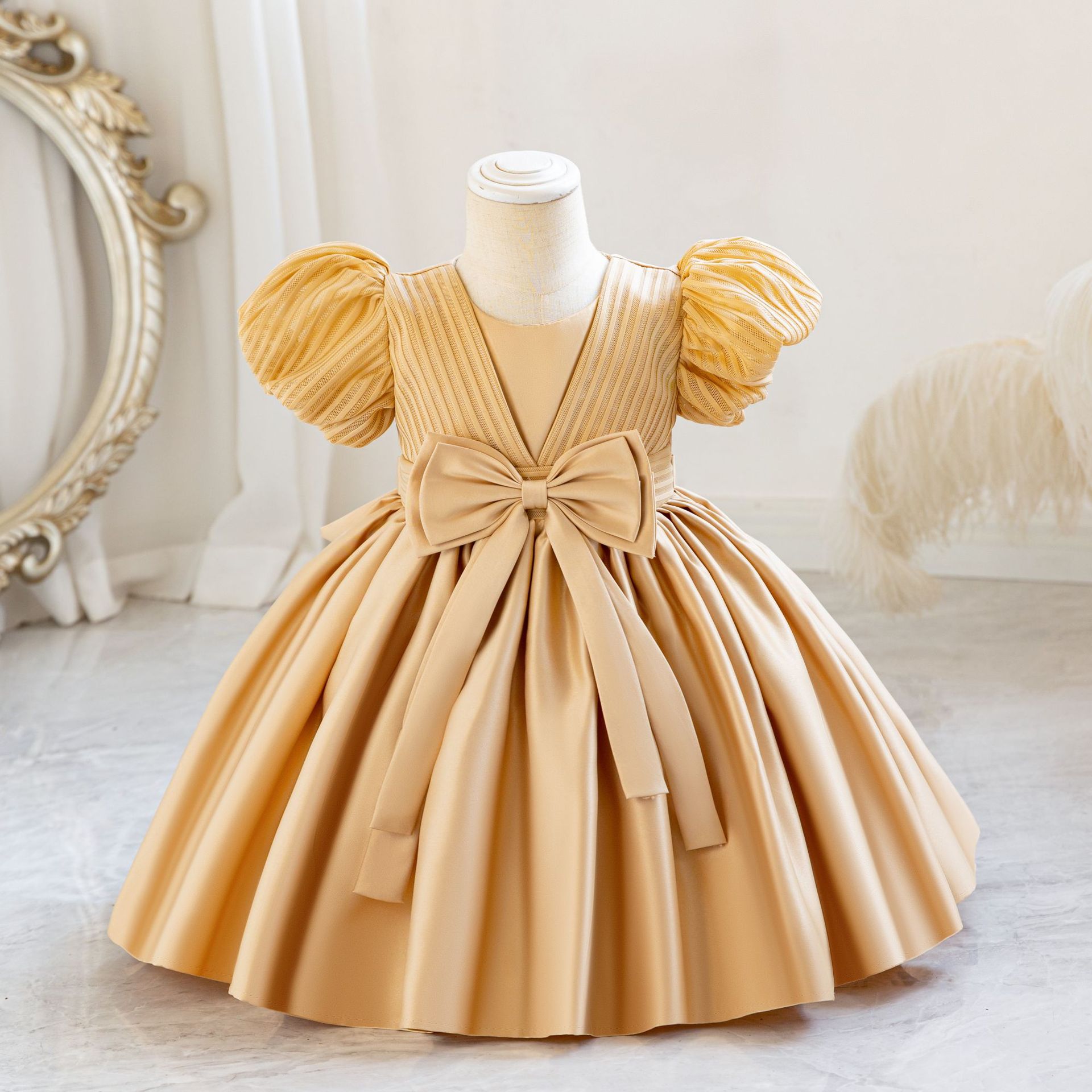 Robe d'anniversaire pour enfant Robe d'anniversaire pour enfant Robe de princesse de première année à rayures en satin avec nœud_voghion.com