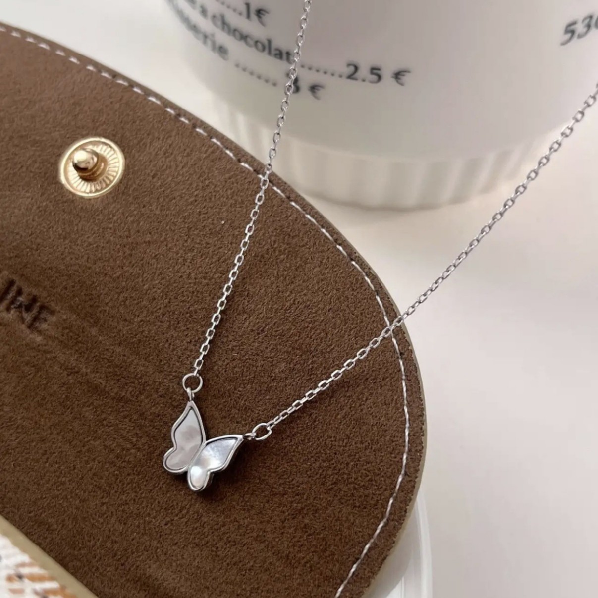 Nouveau collier de luxe pour femme en argent sterling S925, élégant, inaltérable, avec un papillon et une chaîne clavicule haut de gamme et polyvalente._voghion.com