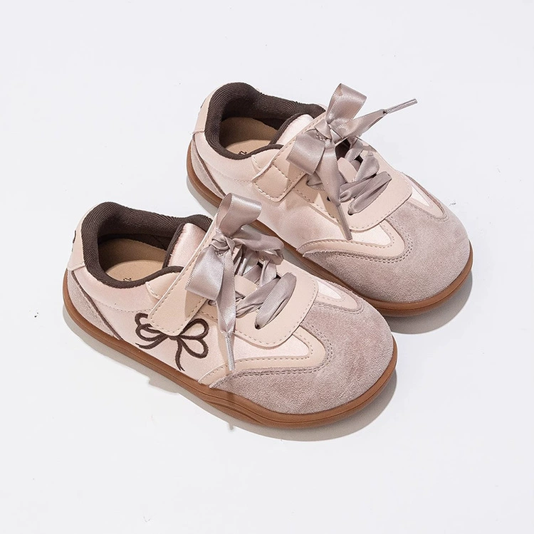 Детские кроссовки нового стиля 2025, весна и осень, удобные, морально-наглядные, дышащие, модные повседневные туфли с бантом для девочек, средние и большие детские туфли