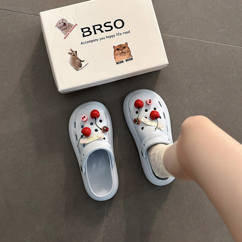 Cute Cherry Two-Way Clogs for Women 2025 Summer New Style Outdoor Comfortable Thick-Soled Non-Slip Sandals Beach Shoes Cute Cherry Two-Way Clogs for Women 2025 Summer New Style Outdoor Comfortable Thick-Soled Non-Slip Sandals Beach Shoes