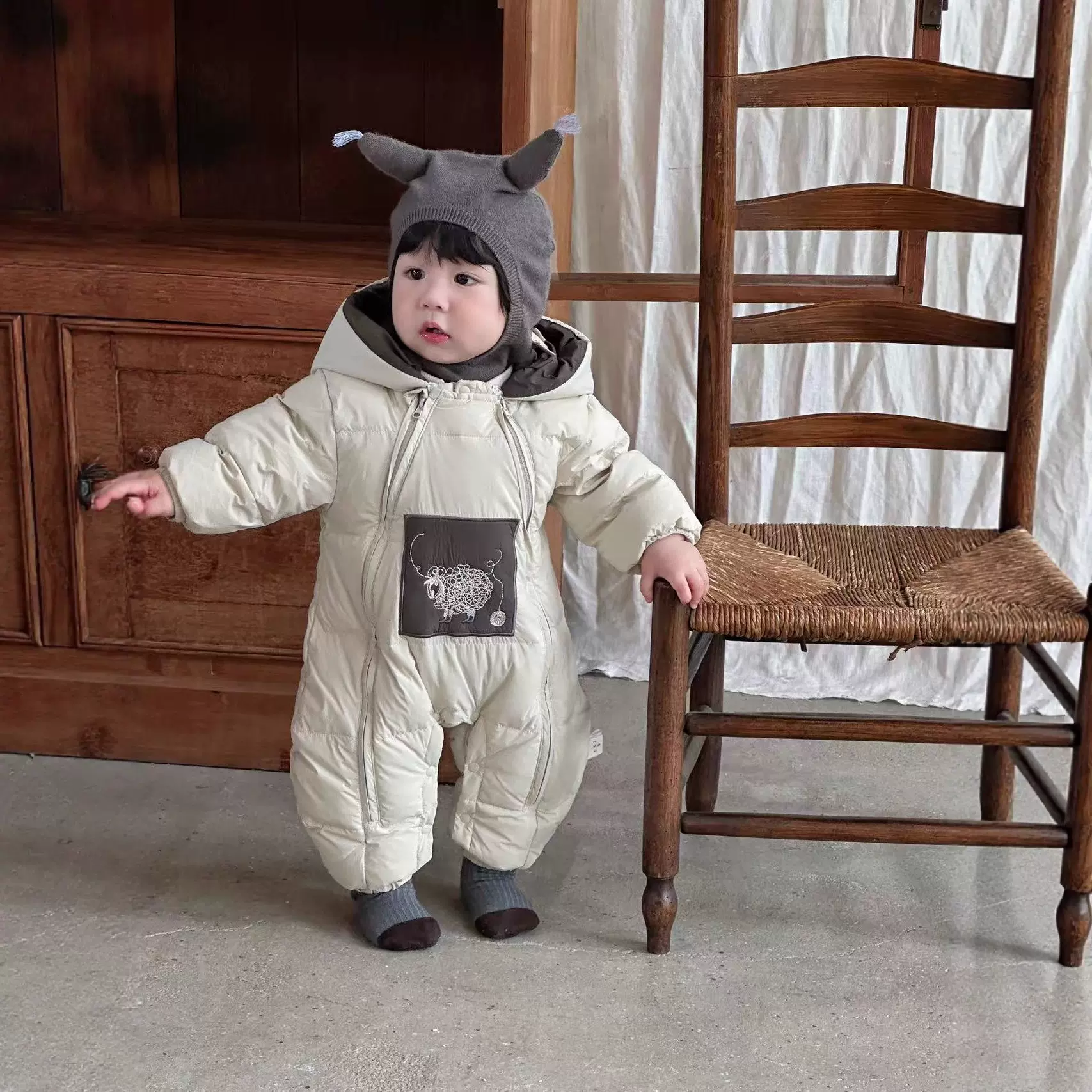 冬季婴儿羽绒服连体衣卡通可爱新生儿保暖加厚外出服90白鸭绒宝宝
