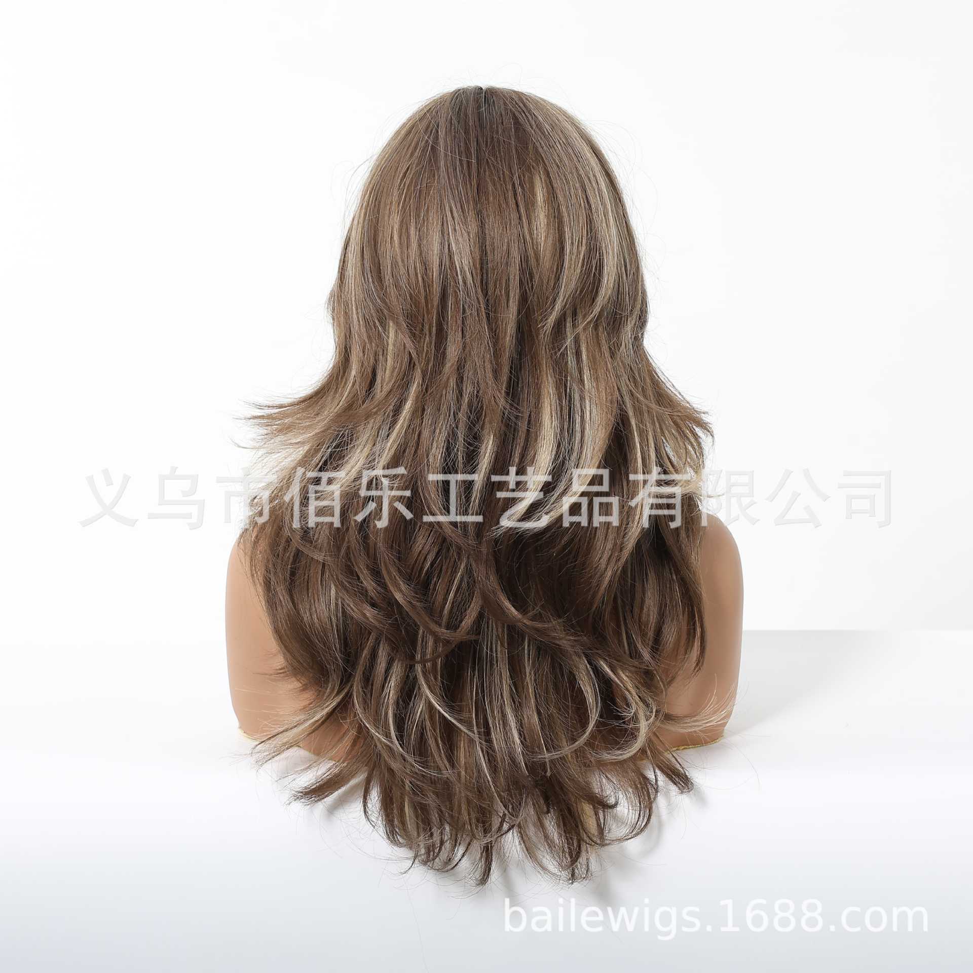 Nuevo estilo europeo y americano peluca marrón relieve cabello rizado wigs flequillo de ocho caracteres conjunto de fibra química mujer Europa y América spot al por mayor