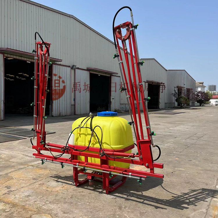 红日出口喷药机  自走式喷药机 喷雾器生产厂家  车载打药机