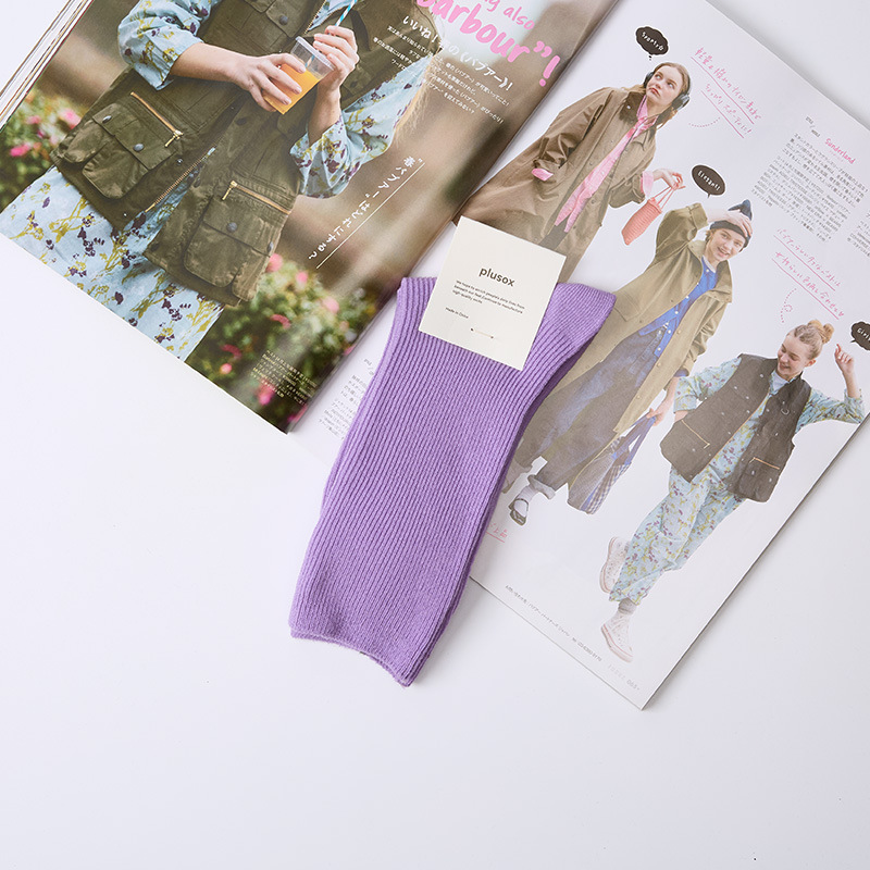 Venta al por mayor calcetines de pila de mujer nueva japonesa otoño color sólido calcetines de algodón de longitud media calcetines de color caramelo de aguja doble de mujer