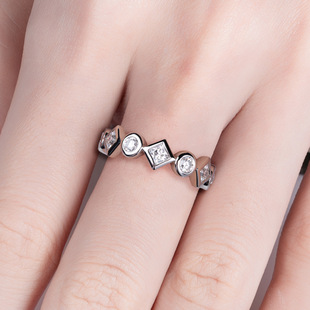 European and American Special Design Ins Style Sugar Cube Moissanite Ring Closed Mouth Ring Simple and Versatile Fashionable Cross-Border Supply
