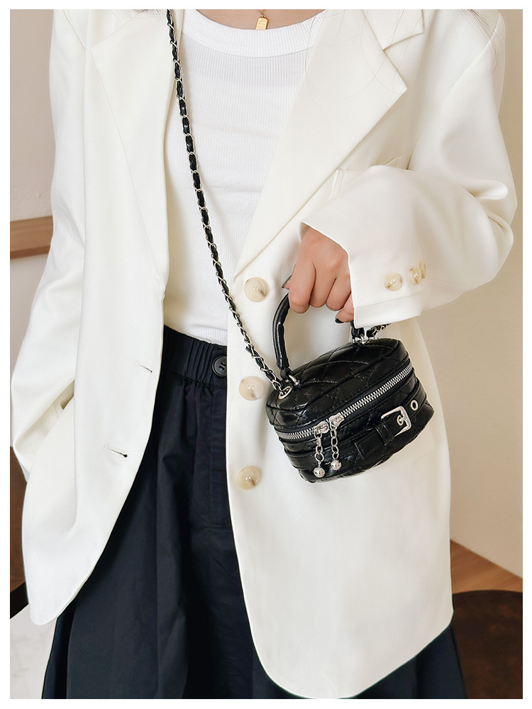 175g Weight Sewing Thread Fashion Element Zipper Closure Type Single Shoulder Strap Strap Type Shoulder Bag Bags Type Daily, Shopping Occasion pu Material Lingge Pattern All Seasons Season Girl'S Gender Basic Style Square Shape Girl'S Pu Lingge Basic Sewing Thread Square Zipper Shoulder Bag 2