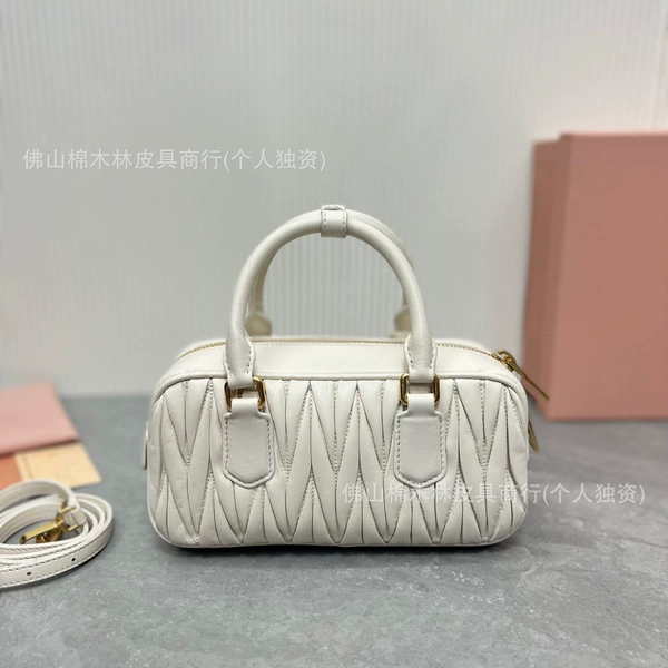 White, small, 22×10.5×7.5cm