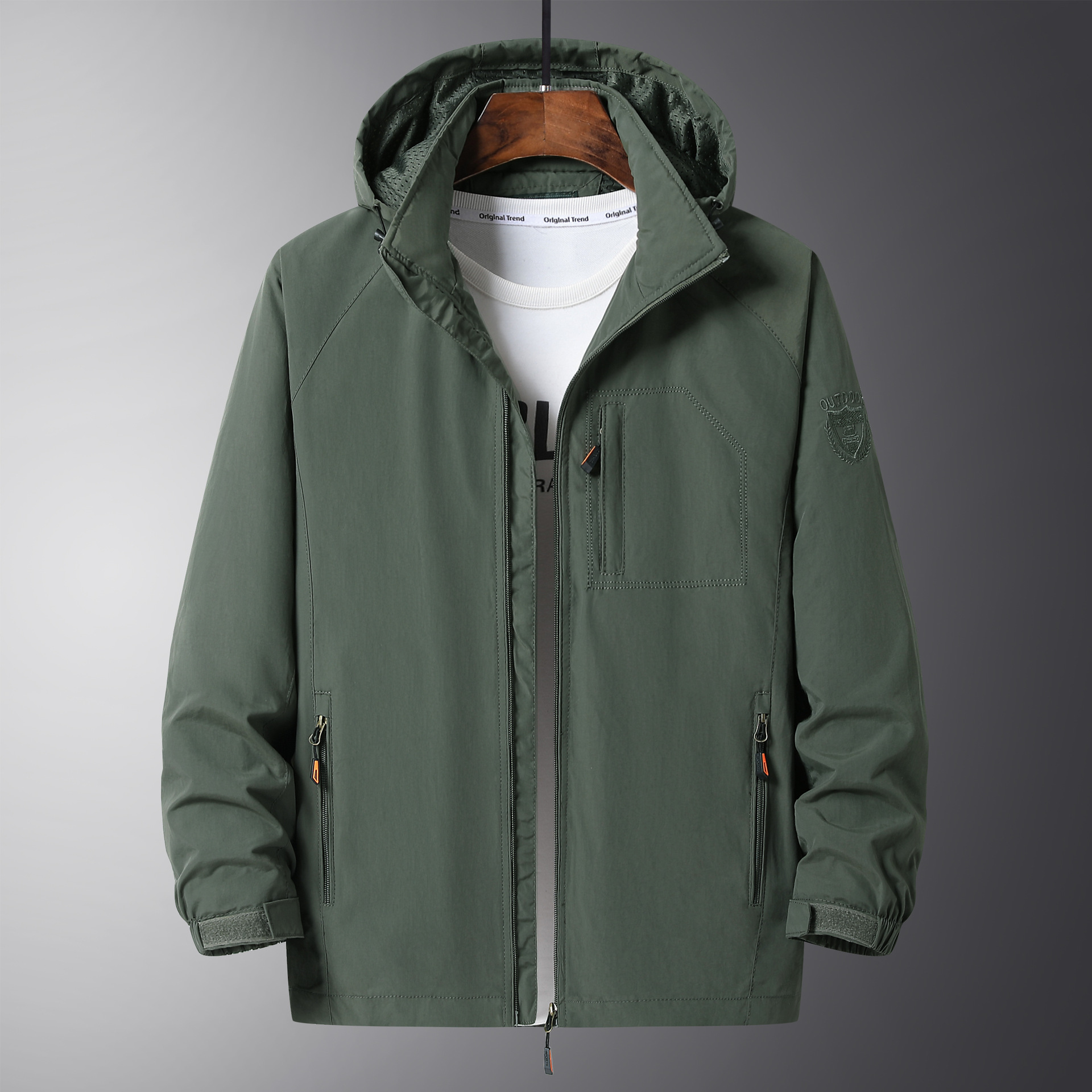 Chaqueta con capuz para hombres primavera y otoño chaqueta 2023 nuevo chaqueta de asalto delgada de tamaño grande para hombres de bolsillo chaqueta casual para hombres