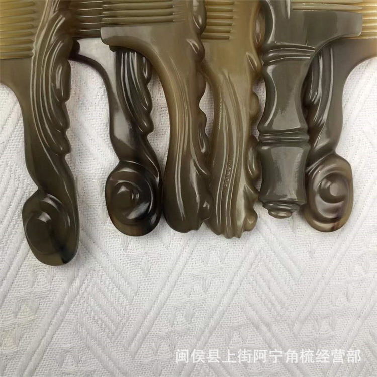 Handcrafted Horn Comb 21cm Thick Handle Round Teeth Massage Comb Carved Design specifications