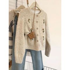 Xiaoxiangfeng 刺繍花セータージャケット女性のための春と秋 2025 新しいルーズで多用途なニットカーディガンセーター女性のための