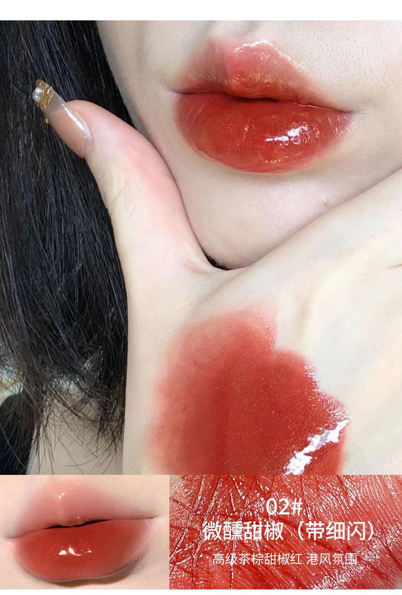 kobeleen Hydrating Lip Balm is an affordable and niche nude lipstick for students that moisturizes and hydrates the skin without makeup and makes it fairer undefined