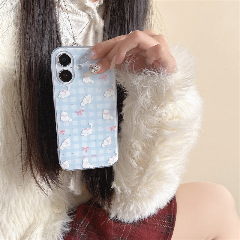 Pequeño gato con lazo a cuadros azul fresco para iphone16ProMax Apple 15 funda para teléfono móvil 14 femenino 13 nuevo