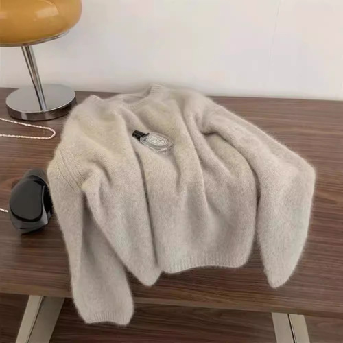 Soft and Cozy Bear Fur V-Neck Sweater for Women - Winter Thicken Relaxed Style Fufu Inner Knit Top