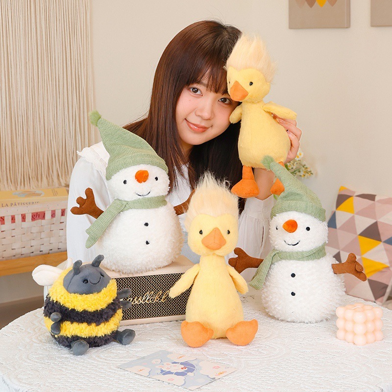 雲のミツバチのぬいぐるみのぬいぐるみの黒い雲の包みのペンダントの雪だるまのぬいぐるみは祝日のプレゼントに付き添います。|undefined