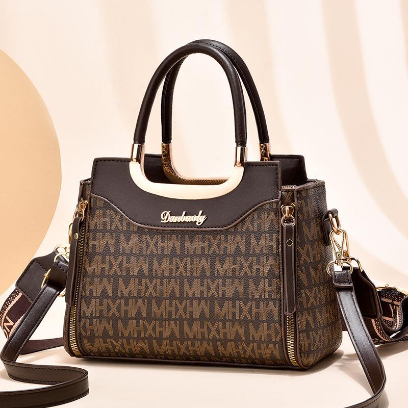 Capacious shoulder bag