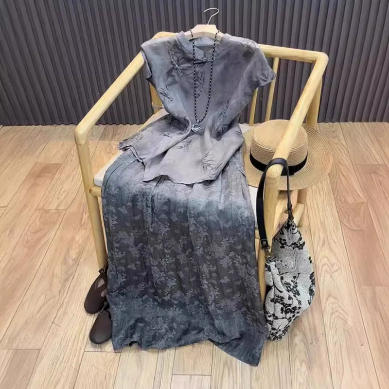 Новый наряд в китайском стиле, полный комплект серого атласного костюма с юбкой в ​​национальном стиле, который скрывает тело и выглядит стройным, в стиле дзен и ощущает прохладу.