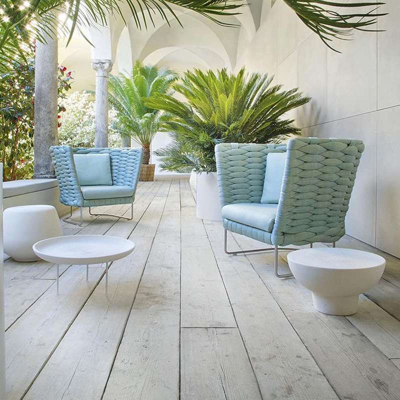 Sofá de exterior tejido con cuerda, cama de descanso para patio o balcón, muebles creativos para alojamiento rural, sillón de ratán para jardín o terraza.