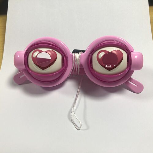 The same type of string-blinking crazy glasses, new and strange spoof selfie video, funny sand sculpture toy cross