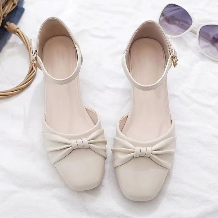zapatos de tacón alto para mujeres 2024 verano nuevo con faldas sandalias de cabeza gruesa de estilo de hadas botón zapatos de talón medio